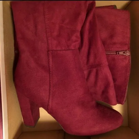 NIB knee Boots sz 8