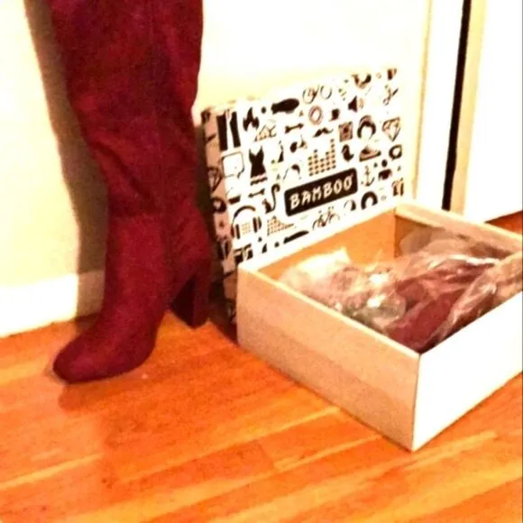 NIB knee Boots sz 8
