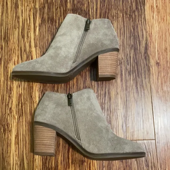 NIB Lucky Brand cinder oiled suede boots size 6