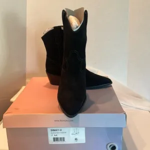 NIB NEW Lisa Vicky Nordstrom Sway-V Black Split Suede Western Bootie Women 7M