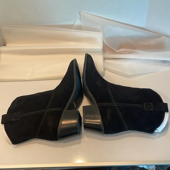 NIB NEW Lisa Vicky Nordstrom Sway-V Black Split Suede Western Bootie Women 7M