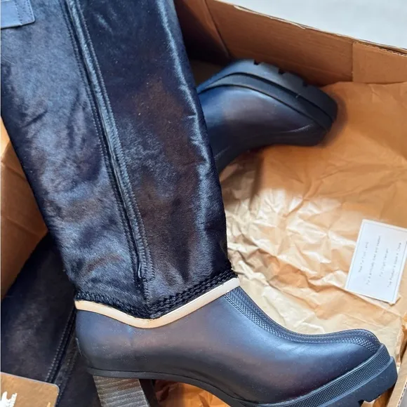 NIB Sorel Medina IV Premium Navy Heeled Boots