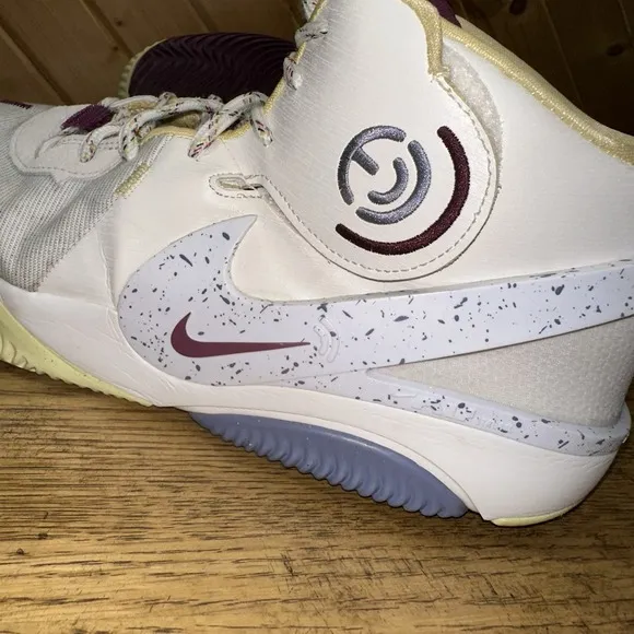 Nike Air Deldon Phantom /Sangria Basketball Shoes DM4097-001 | Men's 15 $160 EUC