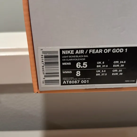 Nike Air/ Fear of God 1 sneakers NWT.Men's 6.5/Women's 8