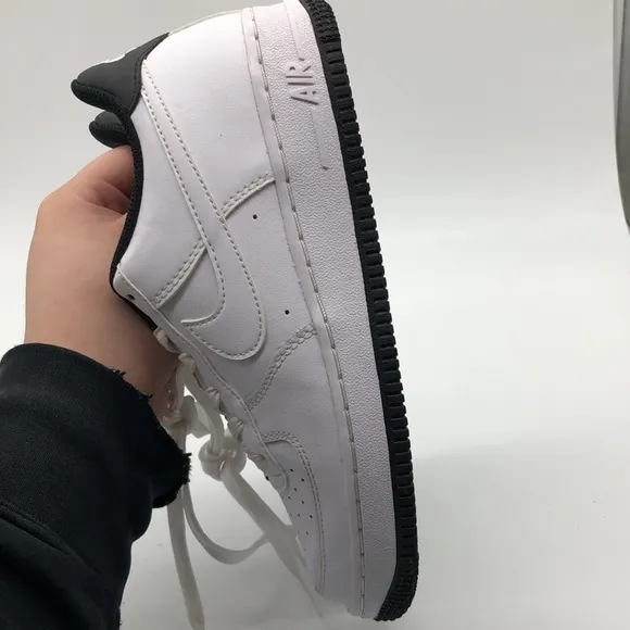 Nike Air Force 1 ESS Low (GS) White Black Sneakers DV1332 100 USED Size 5Y