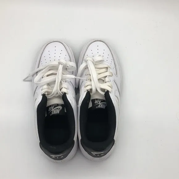 Nike Air Force 1 ESS Low (GS) White Black Sneakers DV1332 100 USED Size 5Y