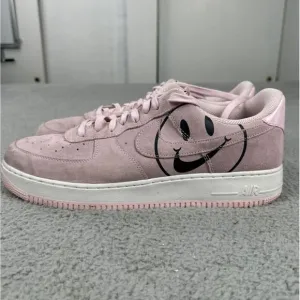Nike Air Force 1 Low 'Have a Nike Day' Shoes Men Size‎ 15 Pink Suede BQ9044-600