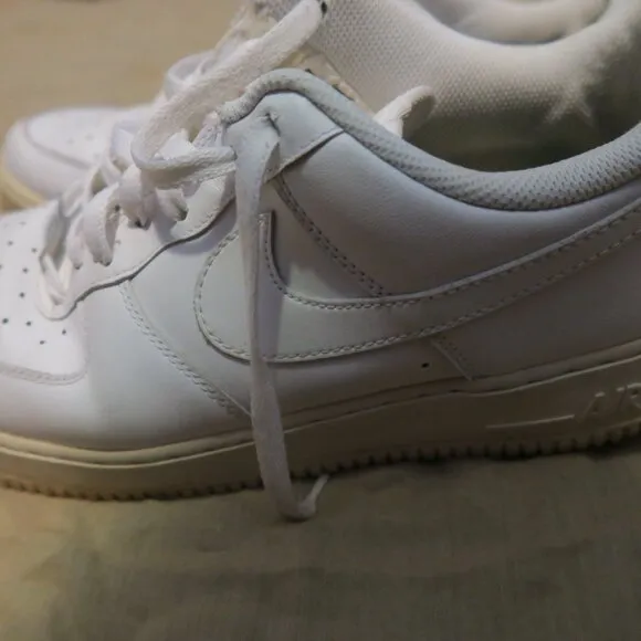 Nike Air Force 1 Low Triple White Retro Men's Size 11 315122-111 Basketball