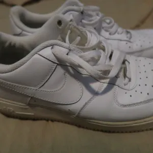 Nike Air Force 1 Low Triple White Retro Men's Size 11 315122-111 Basketball