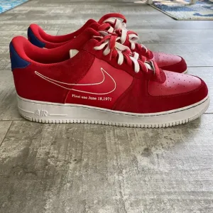 Nike Air Force 1 men’s leather suede shoes Red first use pack size 18