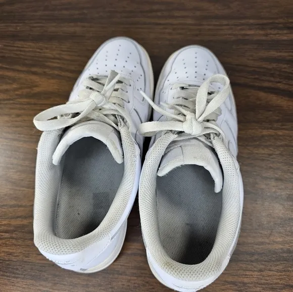 Nike Air Force 1  Mens White Low Sneakers Shoes Size 8.5