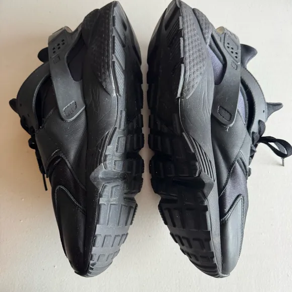 Nike Air Huarache Triple Black Sneakers size 13