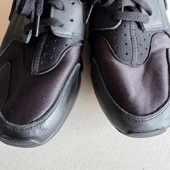 Nike Air Huarache Triple Black Sneakers size 13