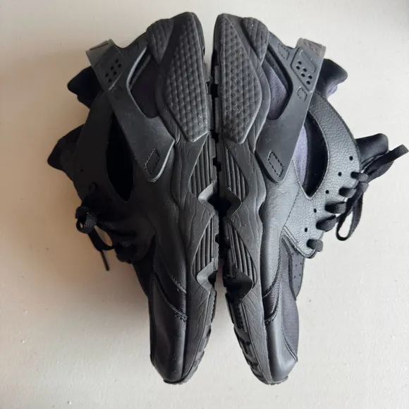 Nike Air Huarache Triple Black Sneakers size 13