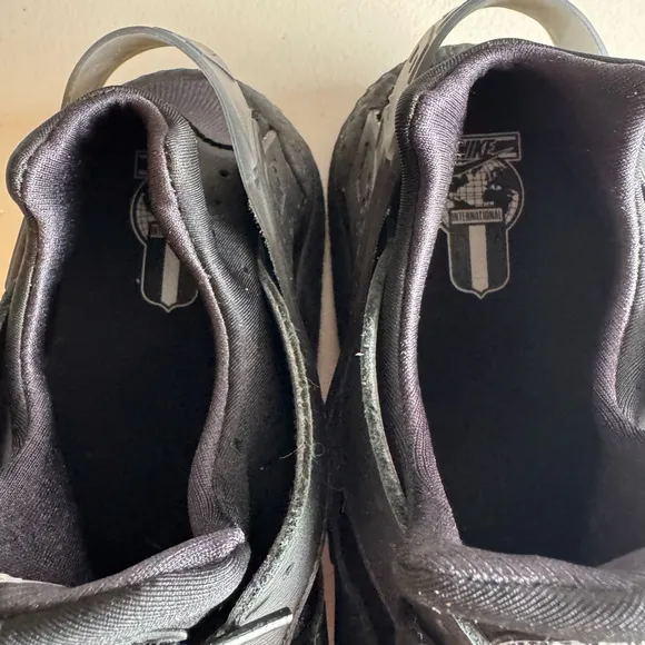 Nike Air Huarache Triple Black Sneakers size 13