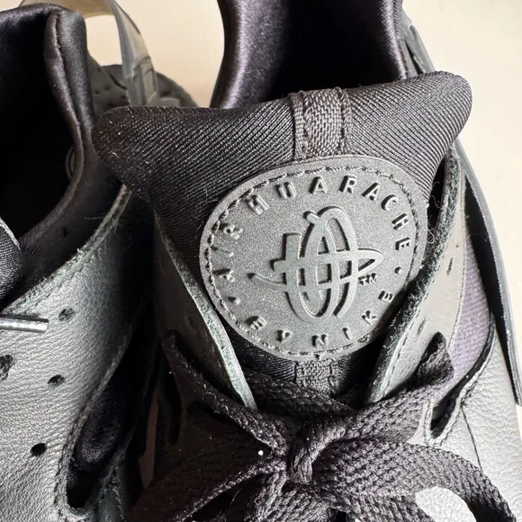 Nike Air Huarache Triple Black Sneakers size 13