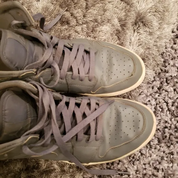 Nike Air Jordan 1 Mid Cool Gray Mens Basketball Sn