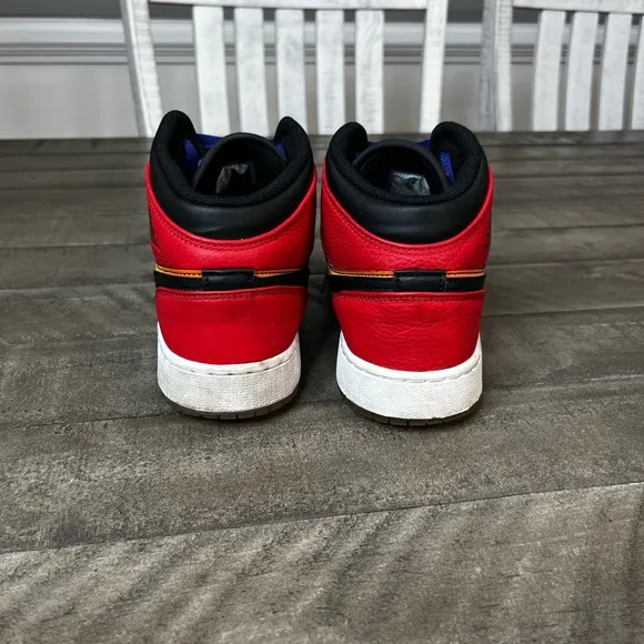 Nike Air Jordan 1 Mid Skyline Sneakers Sz 8.5