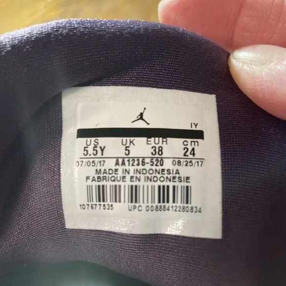 NIKE AIR JORDAN 13 RETRO SNEAKERS DARK RAISIN GS AA1236-520 SIZE 5 1/2 Y Youth