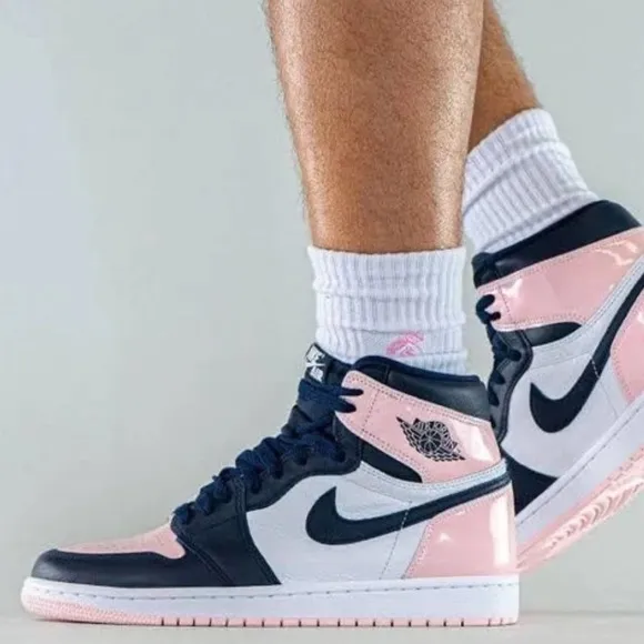 Nike Air Jordan Women's Black and Pink Sneakers