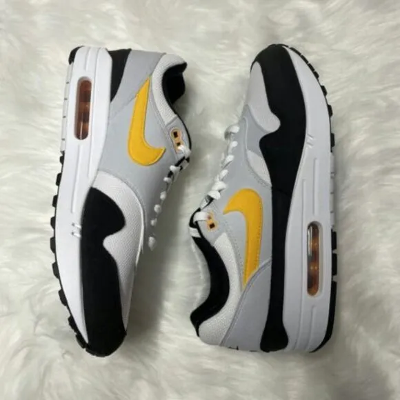 Nike Air Max 1 Low Mens Casual Sneaker Shoes White FD9082-104 VNDS Size 9