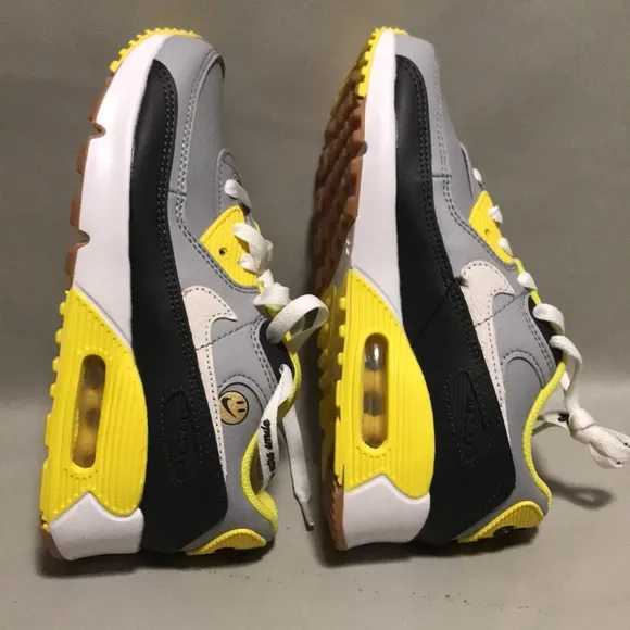 NIKE Air Max 90 Leather GS 'Go The Extra Smile' Sneakers Shoes Sz 2Y Preowned