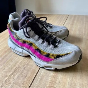 NIKE Air Max 95 Athletic Shoes Sneakers Daisy Chain WOMENS Size 9.5 CZ8102-001