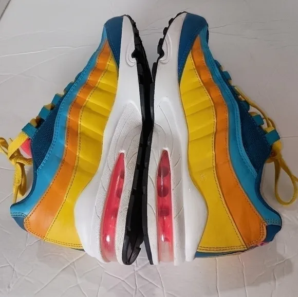 Nike Air Max 95 (GS) Colorful Sneakers Great for back to School Size 6.5