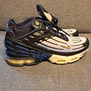 Nike Air Max Plus III Kids Shoes Size 5.5Y White Black Blue