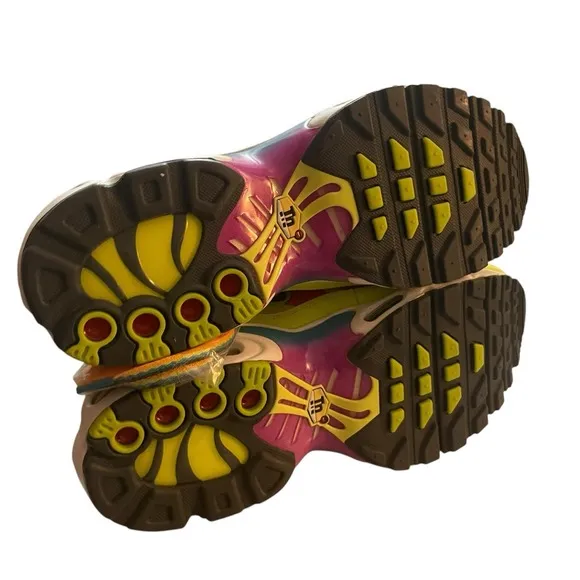 Nike Air Max Plus Shoes Volt Aqua Pink Blast CW5840-700 Boy's 6.5Y  / Women's 8