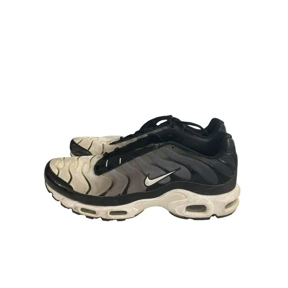 Nike Air Max Plus Tn SE Men's Size 13 Gray Black Athletic Sneakers Shoes 852630