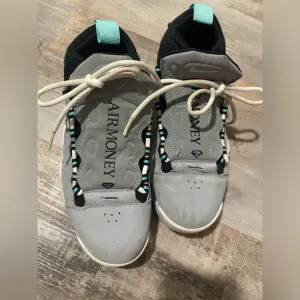 Nike Air Money youth 5.5