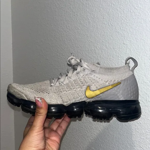 Nike Air VaporMax 2Vast Grey Metallic Gold Woman’s