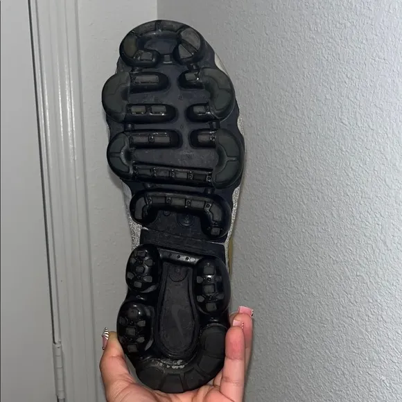 Nike Air VaporMax 2Vast Grey Metallic Gold Woman’s