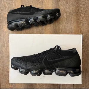 Nike Air VaporMax Flyknit Triple Black
