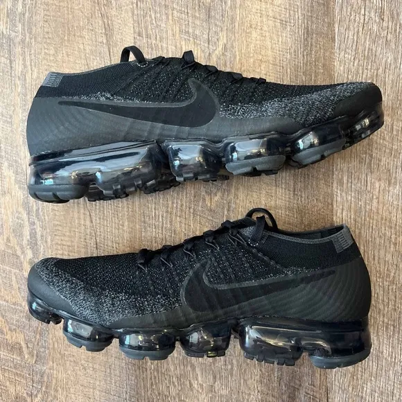 Nike Air VaporMax Flyknit Triple Black