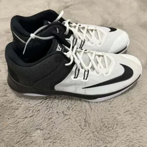 Nike Air Versatile II Men's Basketball Shoes Size US 13 Outdoor Gym