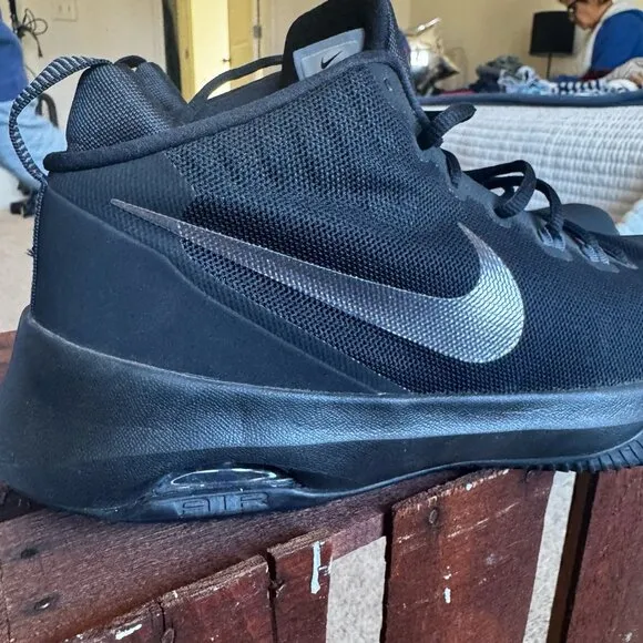 Nike Air Versitile Black Basketball Shoes Sneakers Men’s Size 12