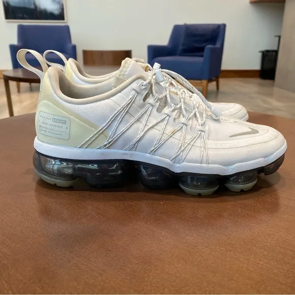 Nike Air Women’s VaporMax Run Shoes, Size 7