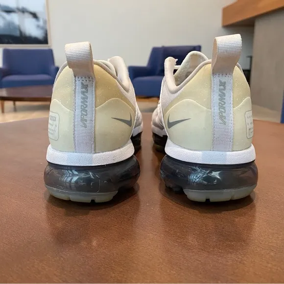 Nike Air Women’s VaporMax Run Shoes, Size 7