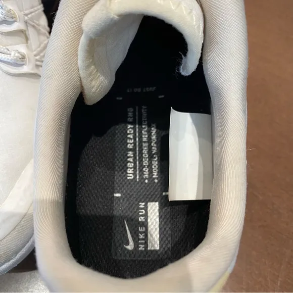 Nike Air Women’s VaporMax Run Shoes, Size 7