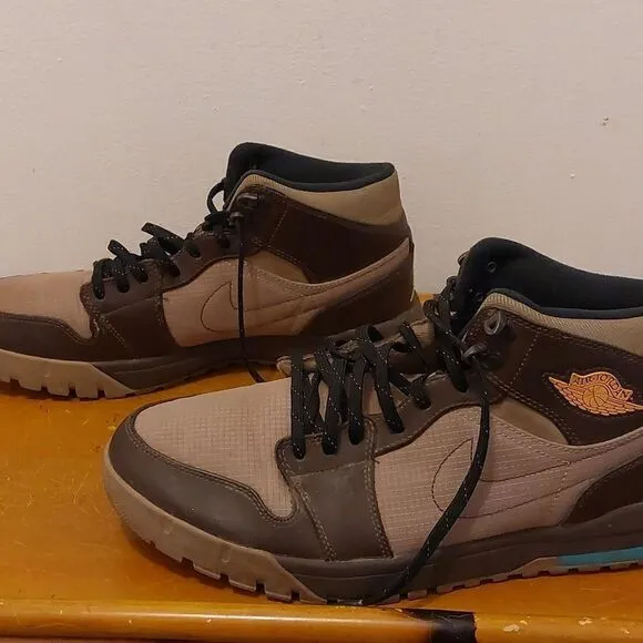 NIKE Air Jordan Trek Khaki Varsity Maize Baroque Brown Shoes Men