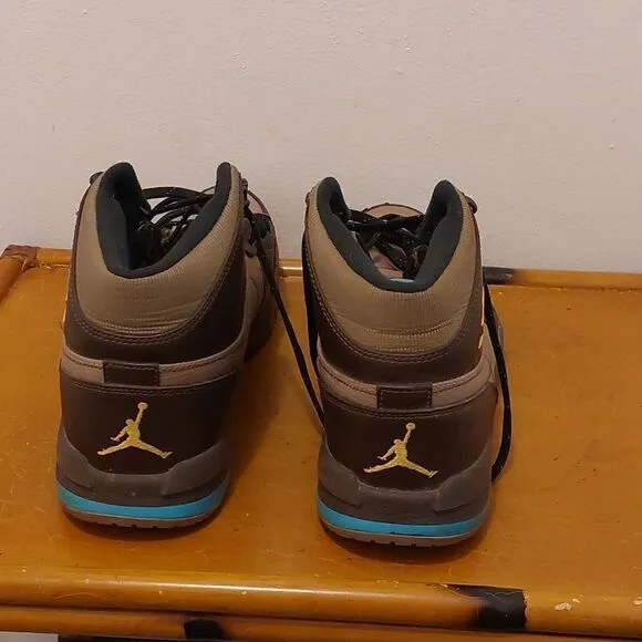 NIKE Air Jordan Trek Khaki Varsity Maize Baroque Brown Shoes Men