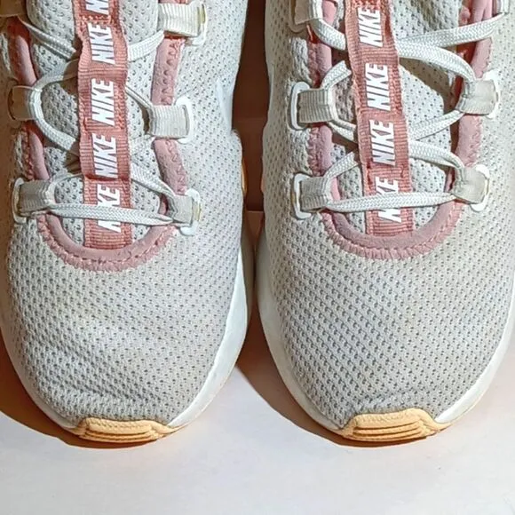 Nike Ashin Modern White Running Shoes Sz 6
