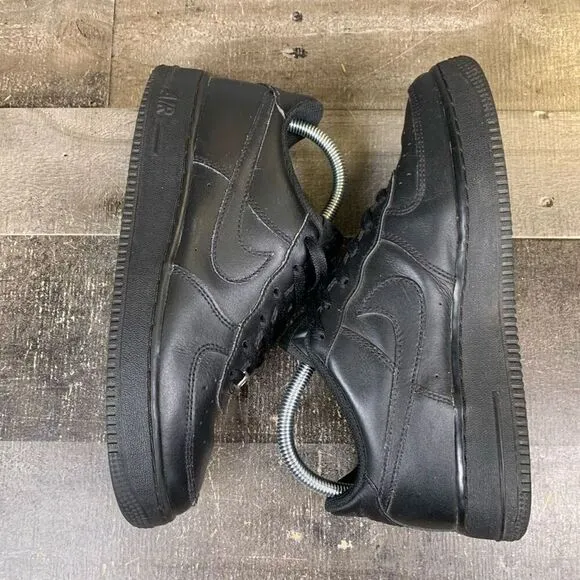 Nike Big Kids Size 7Y Air Force 1 Sneakers Triple Black Low Top Casual Shoes