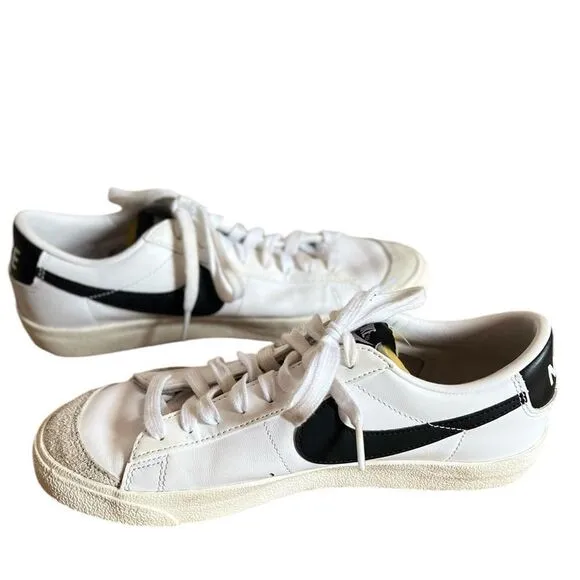 Nike Blazer Low '77 Vintage Womens Casual Shoes White Black Size 8