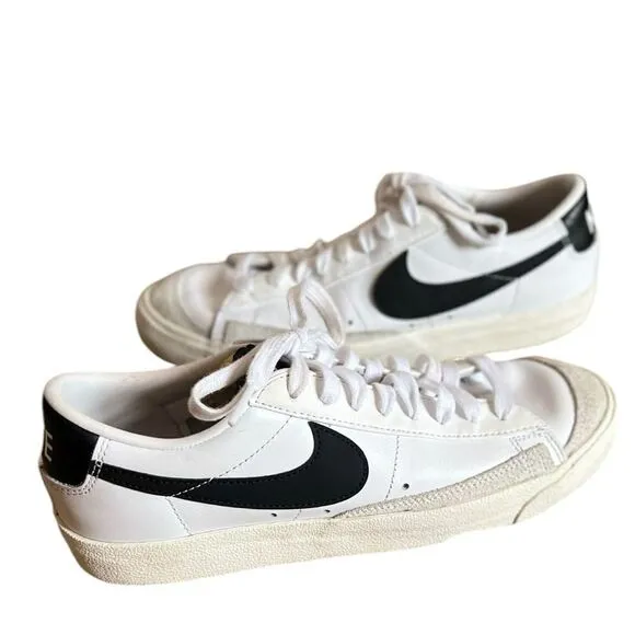 Nike Blazer Low '77 Vintage Womens Casual Shoes White Black Size 8
