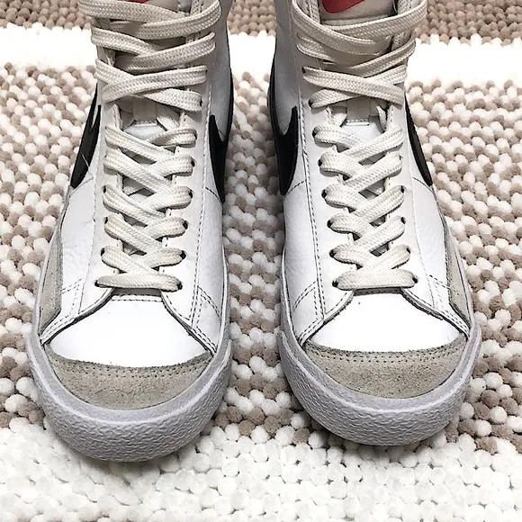 Nike Blazer Mid 77 Shoes