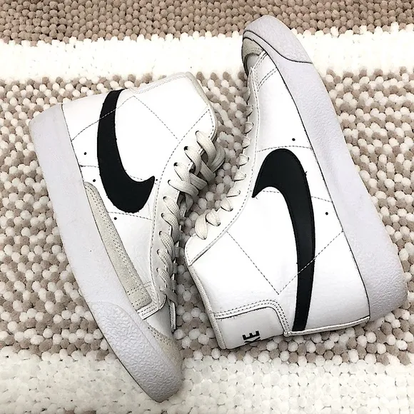 Nike Blazer Mid 77 Shoes