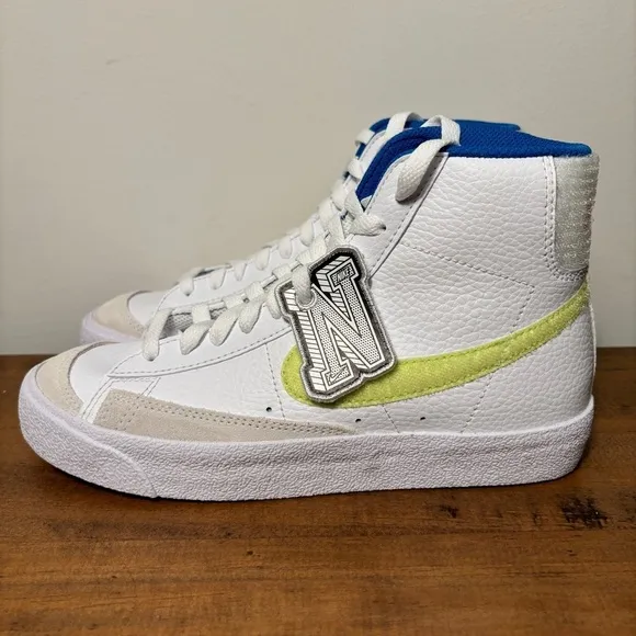 Nike Blazer Mid 77 Sneakers Shoes DQ1042 100 5.5Y / 7 Women New in Box